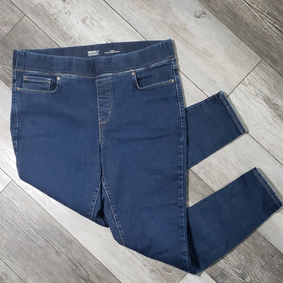 Levi Strauss | Signature Shapping Pull-on Super Skinmy Jeans - Picture 1 of 9